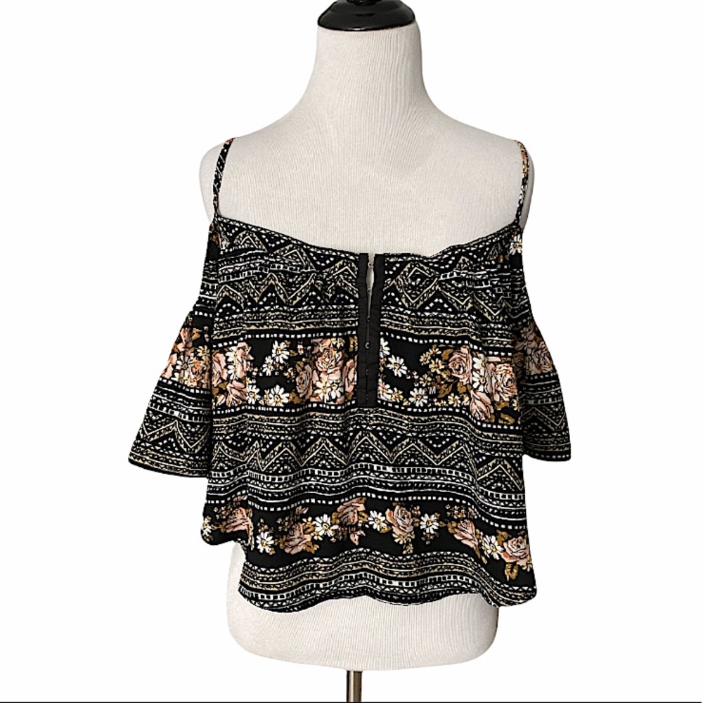 NWOT PACSUN LA HEARTS black floral cold shoulder crop top MED new without tags